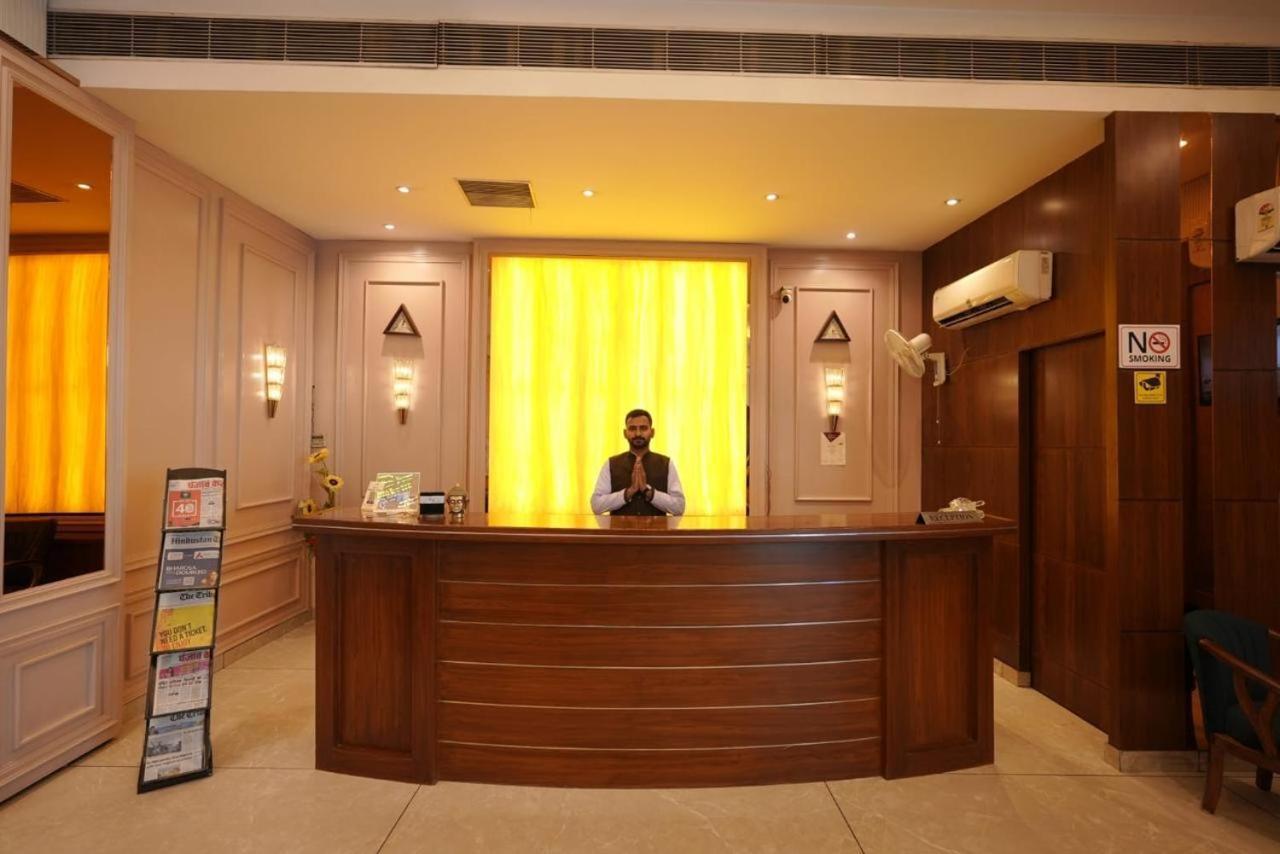 Click Hotel Kohinoor, Ludhiana Exterior foto