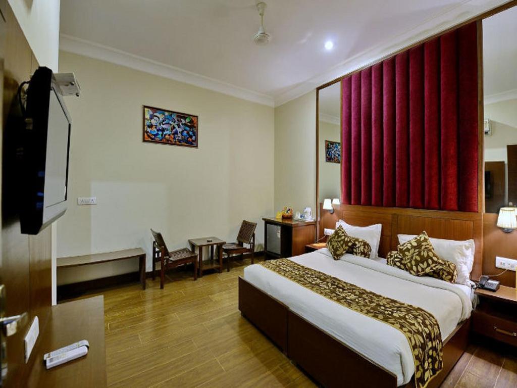 Click Hotel Kohinoor, Ludhiana Exterior foto